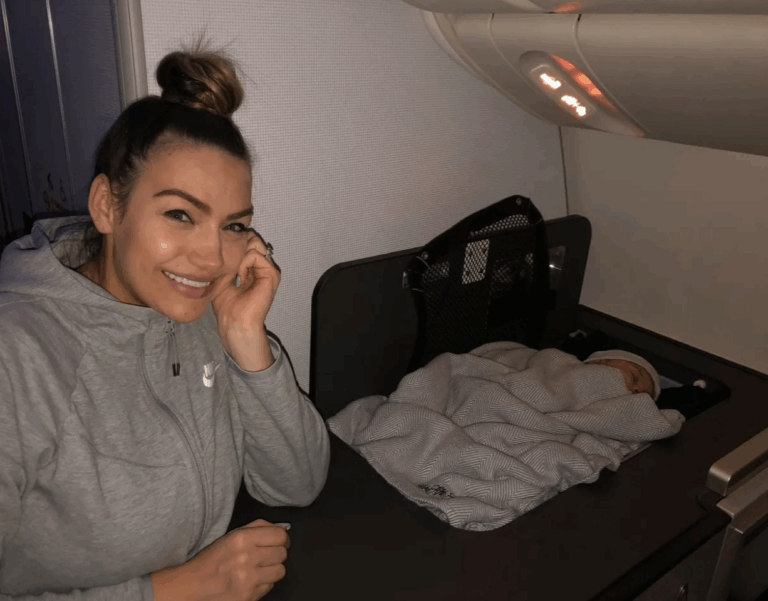Airplane bassinet